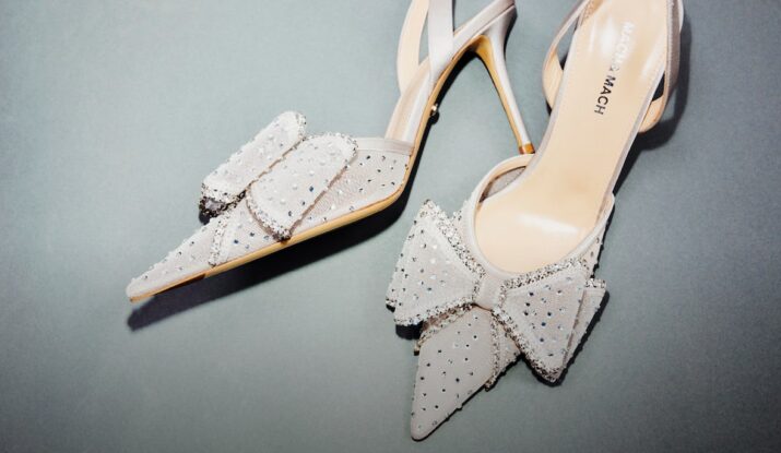 Elegant high-heeled shoes with embellished bows