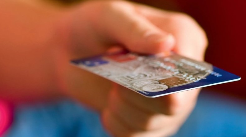 Secured vs Unsecured Credit Card: What’s the Difference and Which Is Right for You